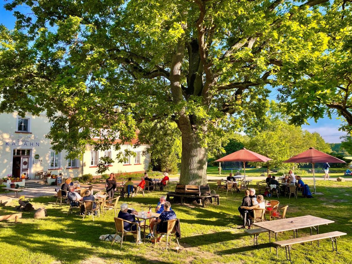 Hotel Gutshaus Kajahn Gustow  Buitenkant foto