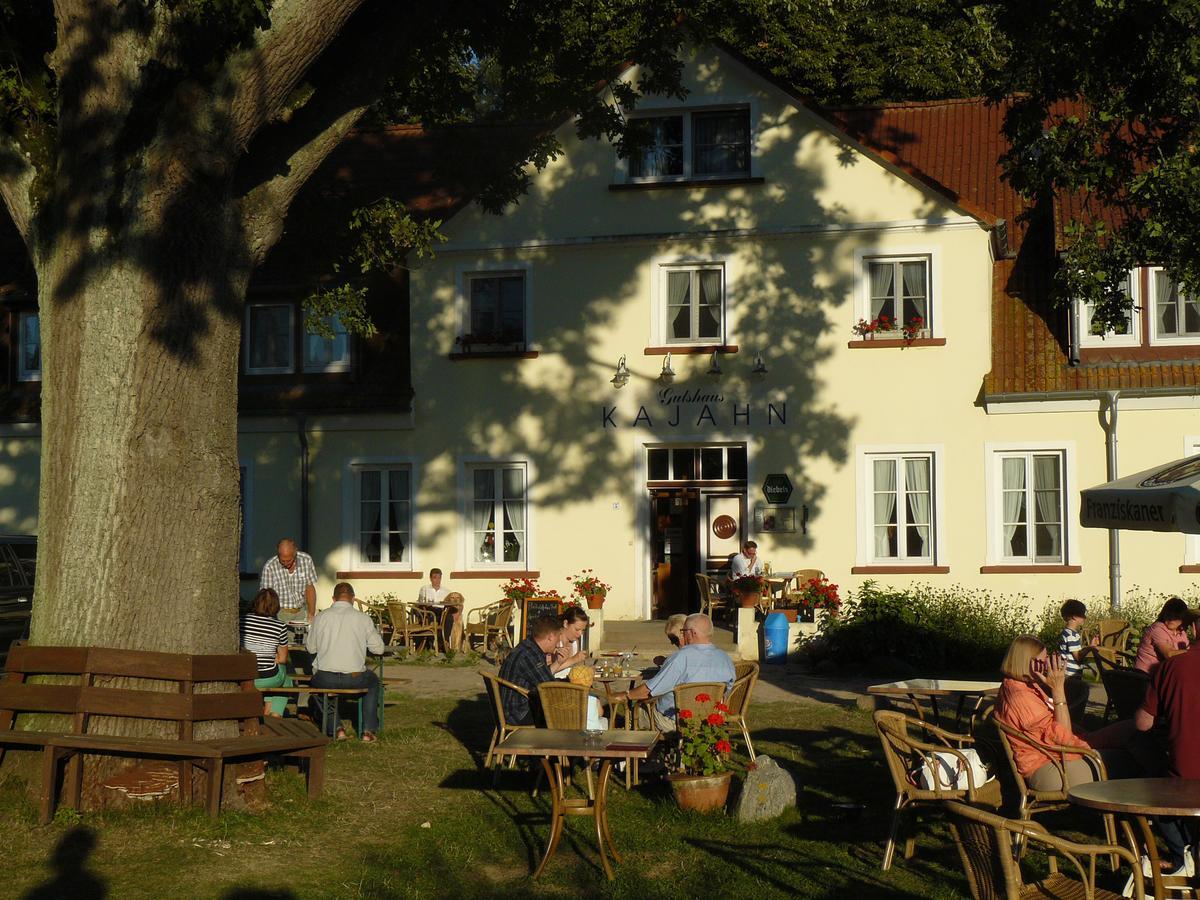 Hotel Gutshaus Kajahn Gustow  Buitenkant foto